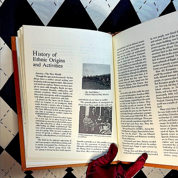 Vintage Genealogy Book | The Family Heritage Book (1979) | Hardcover - Picture 8 of 10